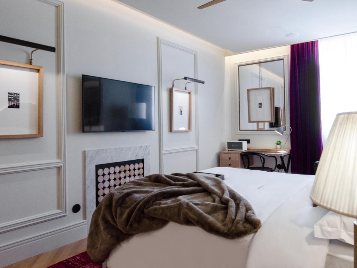 Browns Avenue Hotel Lisboa Εξωτερικό φωτογραφία A room at the hotel